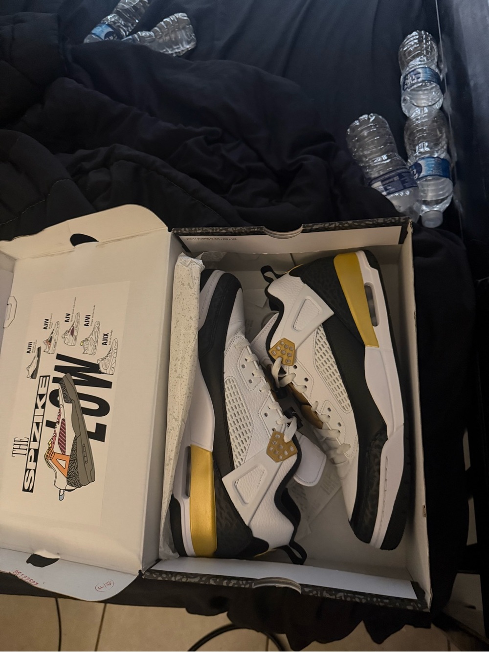 Jordan spizike low gold black (purchased in Holland w receipt ) men’s size 12 ds